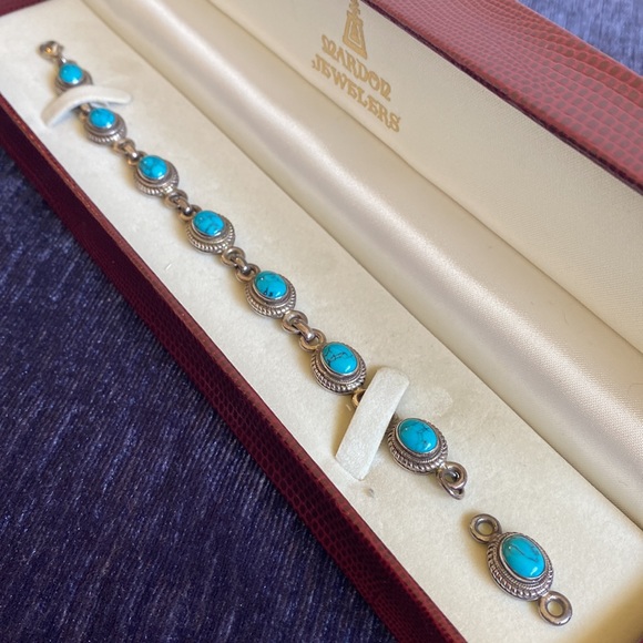 Turquoise and Silver Bracelet - Picture 3 of 6